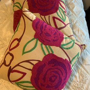 Set of 2 pillows